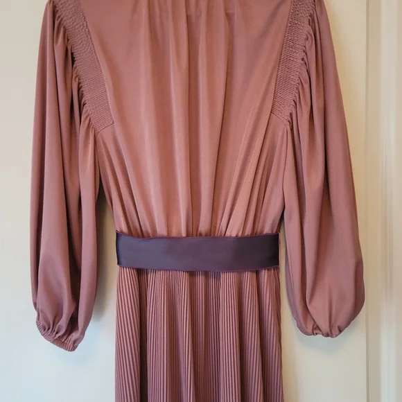 VINTAGE Lavender Wrap Dress with Pleated Skirt | Size 10 - Picture 8 of 12